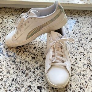 PUMA Vikky 2 Irresistible Sneakers White Leather Iridescent Formstrip 7.5